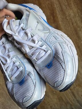 Nike White and Blue Athletic Running Shoes